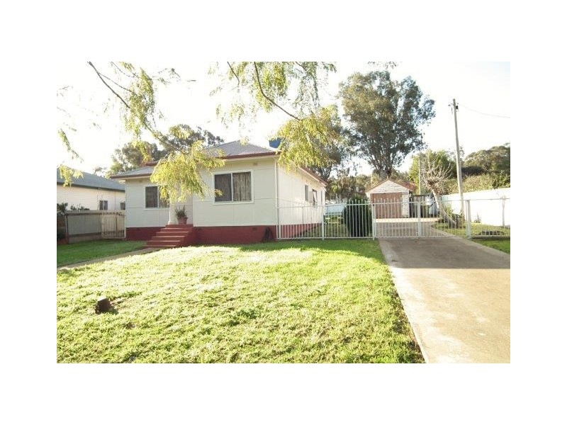 7 Gordon Avenue, Griffith NSW 2680