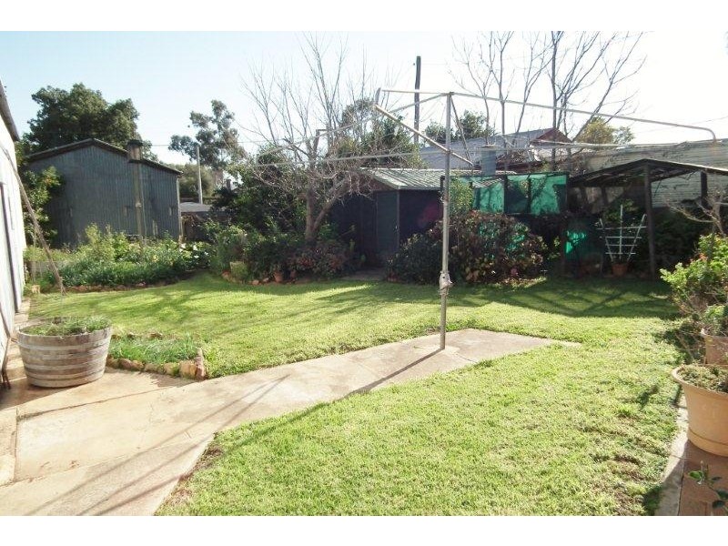18 South Avenue, Yenda NSW 2681