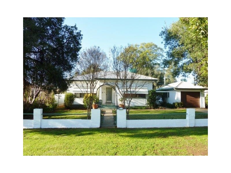 9 Bringagee Street, Griffith NSW 2680
