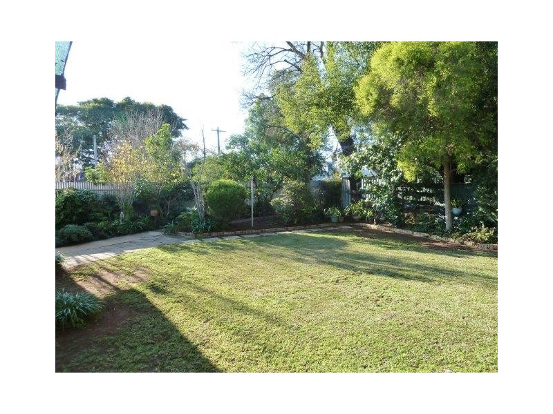 9 Bringagee Street, Griffith NSW 2680