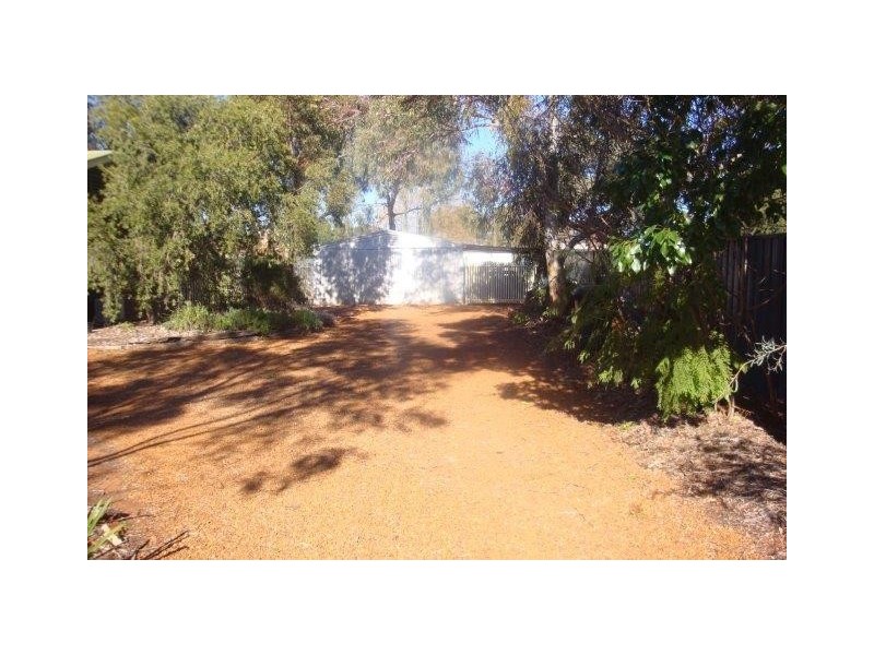 1 Moore Street, Hillston NSW 2675