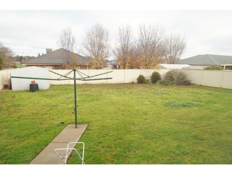 8 Nelson Drive, Griffith NSW 2680