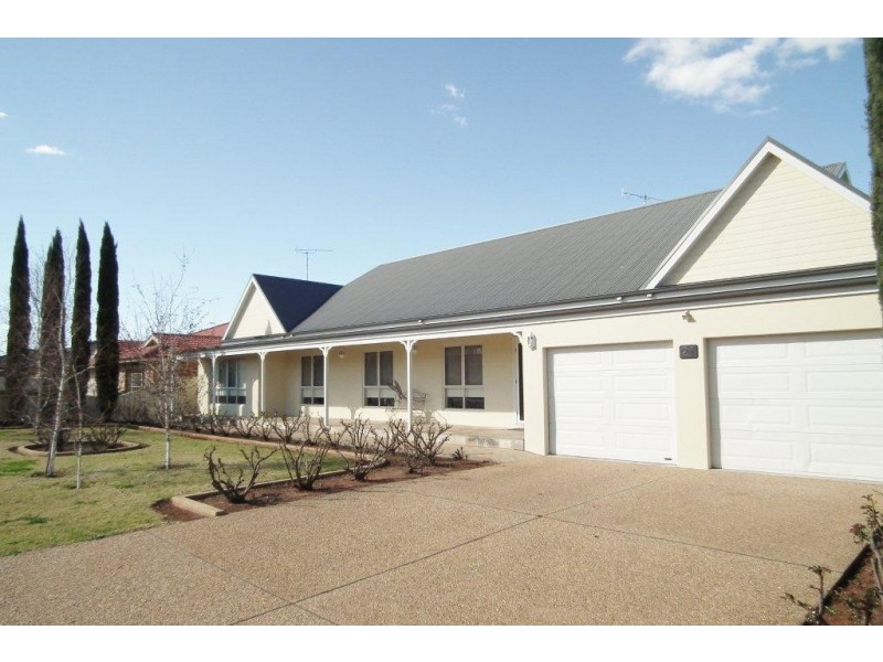 21 Dussin Street, Griffith NSW 2680