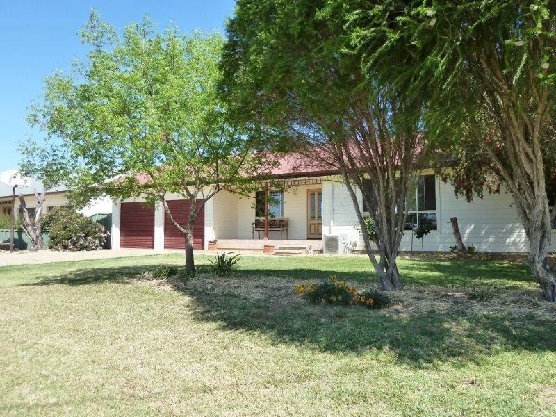18 Barwidgee Boulevard, Darlington Point NSW 2706