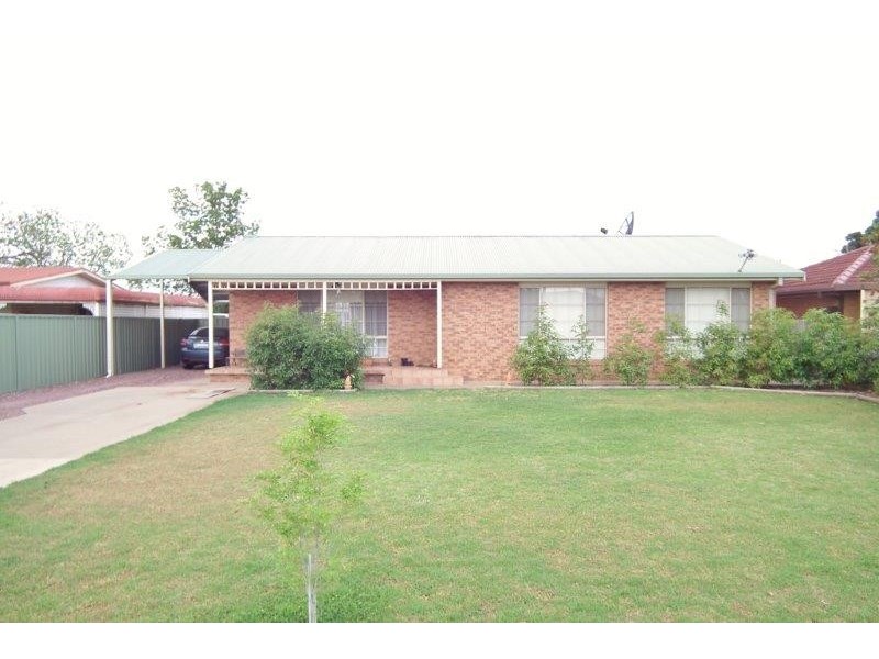 33 Wilga Street, Hanwood NSW 2680