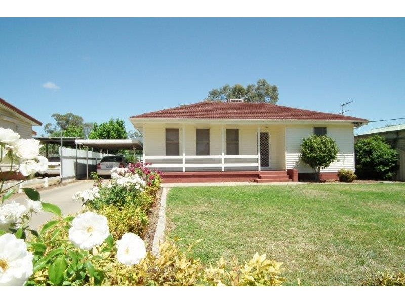 10 Noorla Street, Griffith NSW 2680