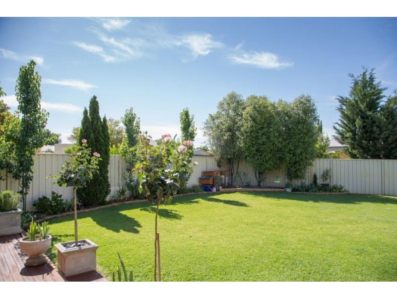 2 Mardon Place, Griffith NSW 2680