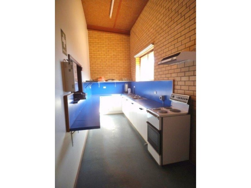 6 and 6A Gratton Street, Hillston NSW 2675