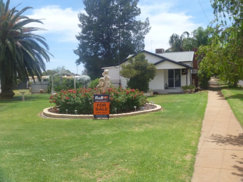 11 Aix Street, Merriwagga NSW 2652