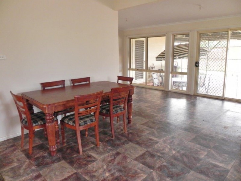 28 Burns Street, Hillston NSW 2675