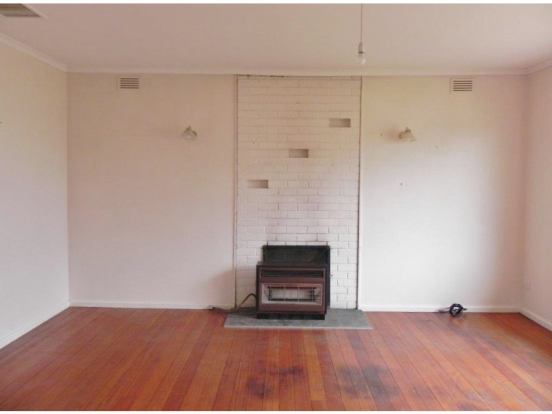 28 Burns Street, Hillston NSW 2675