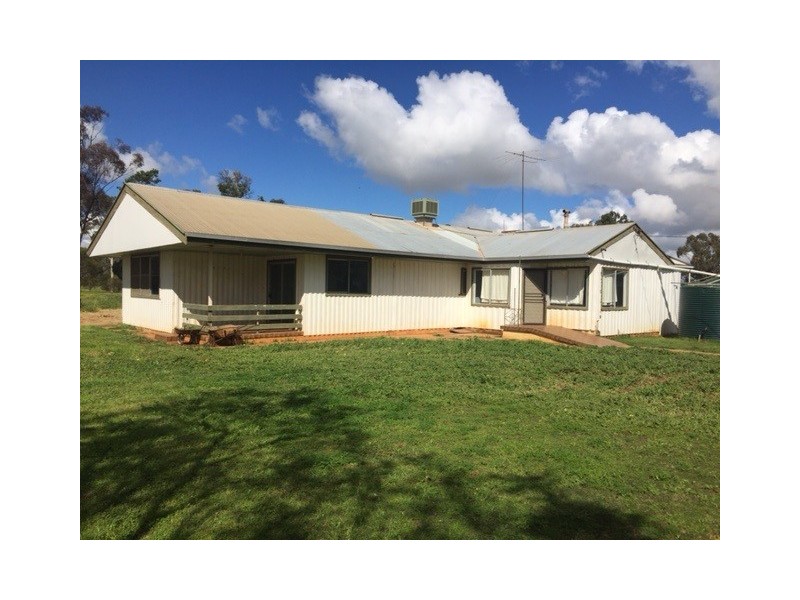 3 Avondale, Tabbita NSW 2652