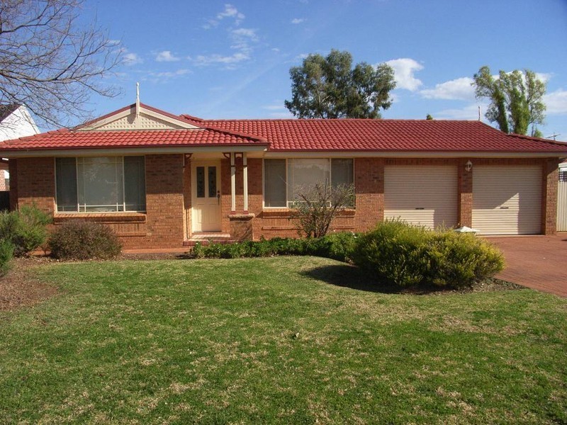 21 Northgrove Drive, Griffith NSW 2680