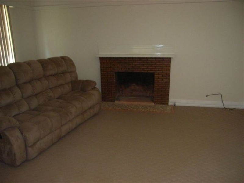 4 Edmondson Avenue, Griffith NSW 2680