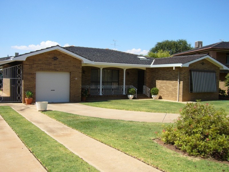 19 HOAD STREET, Griffith NSW 2680