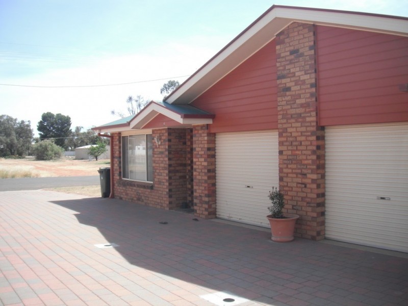 2/10-12 ROSE STREET, Hillston NSW 2675