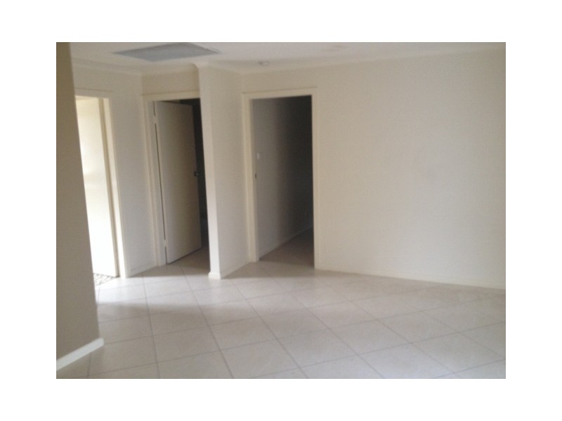 72 LAWFORD CRES, Griffith NSW 2680