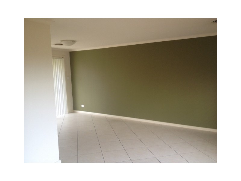 72 LAWFORD CRES, Griffith NSW 2680