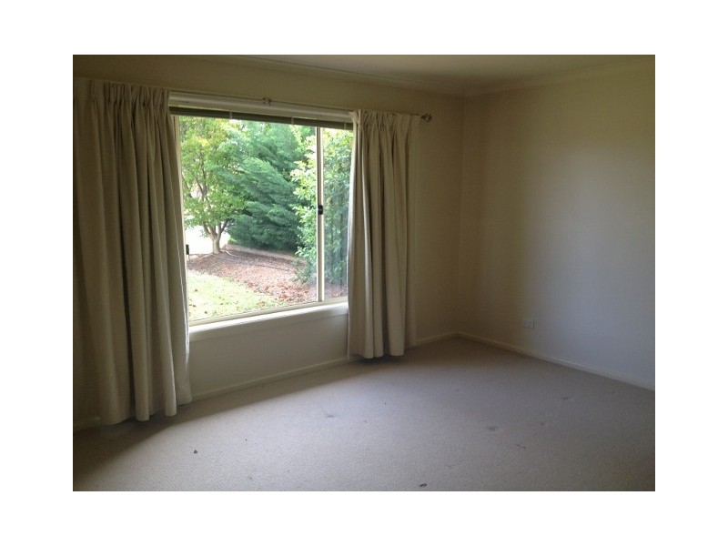 72 LAWFORD CRES, Griffith NSW 2680