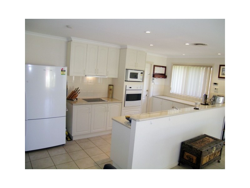 8 POWYS PLACE, Griffith NSW 2680