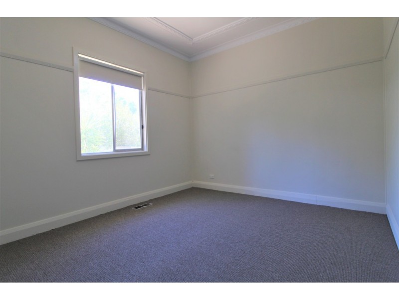 11 Carrathool Street, Griffith NSW 2680