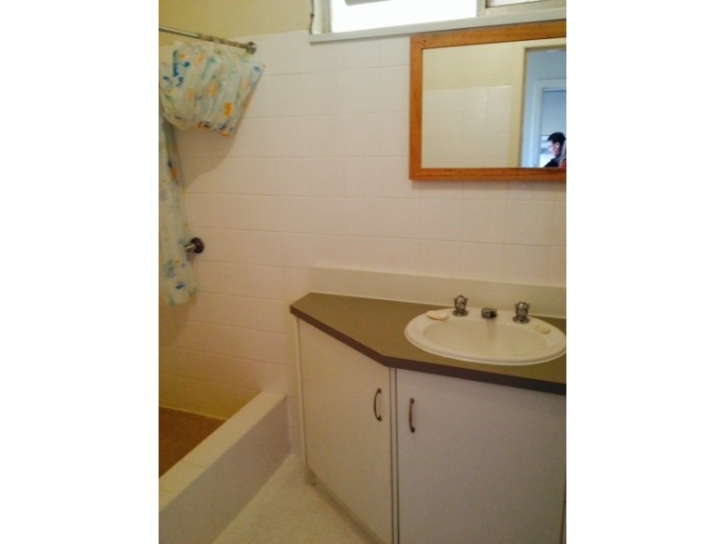 1/16 Probert Avenue, Griffith NSW 2680