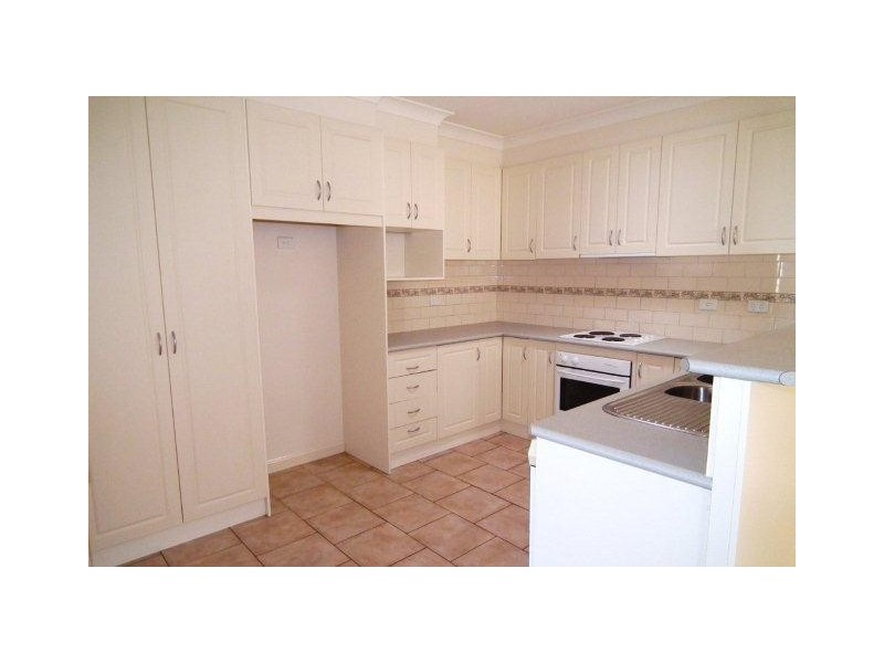 25 DICKSON RD, Griffith NSW 2680