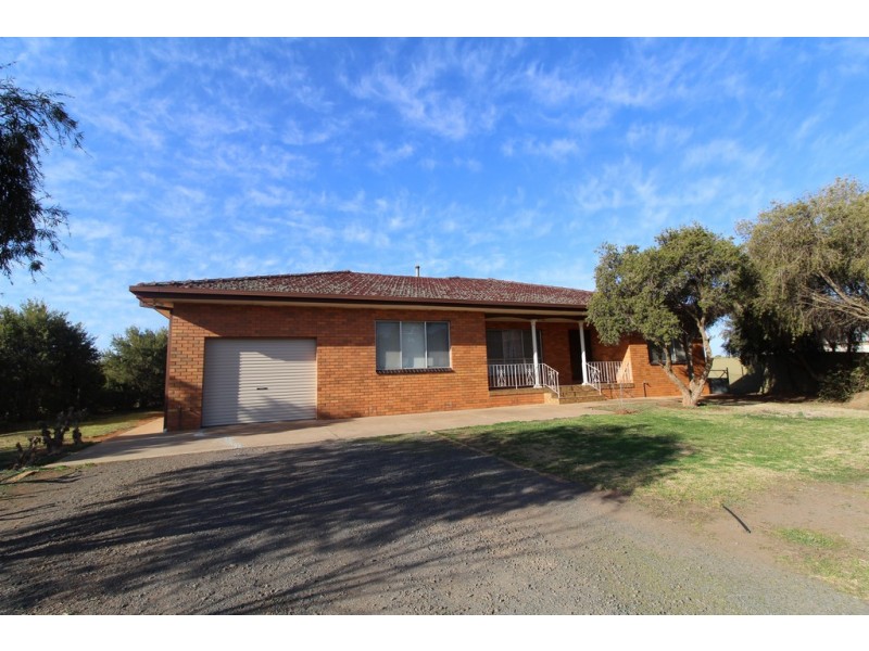 899 Watkins Avenue, Griffith NSW 2680