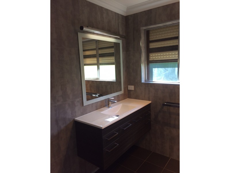 76 ROSS CRESCENT, Griffith NSW 2680