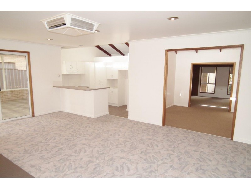 4 Cregan Place, Griffith NSW 2680