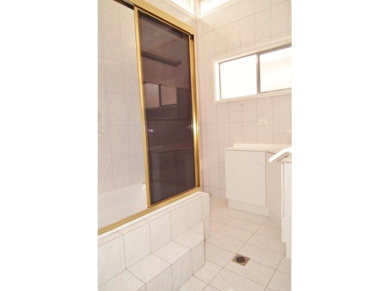 4 Cregan Place, Griffith NSW 2680