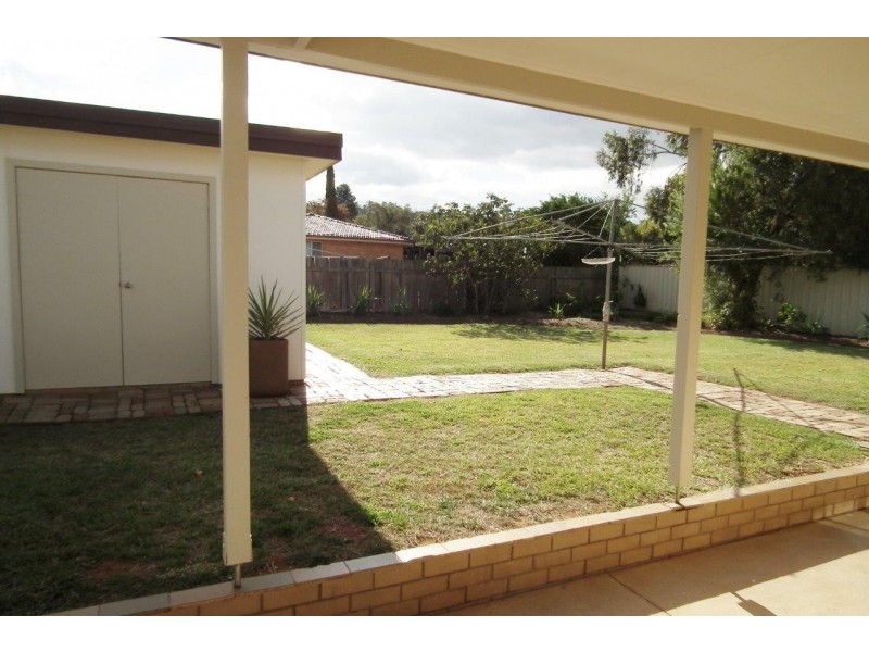 4 Cregan Place, Griffith NSW 2680