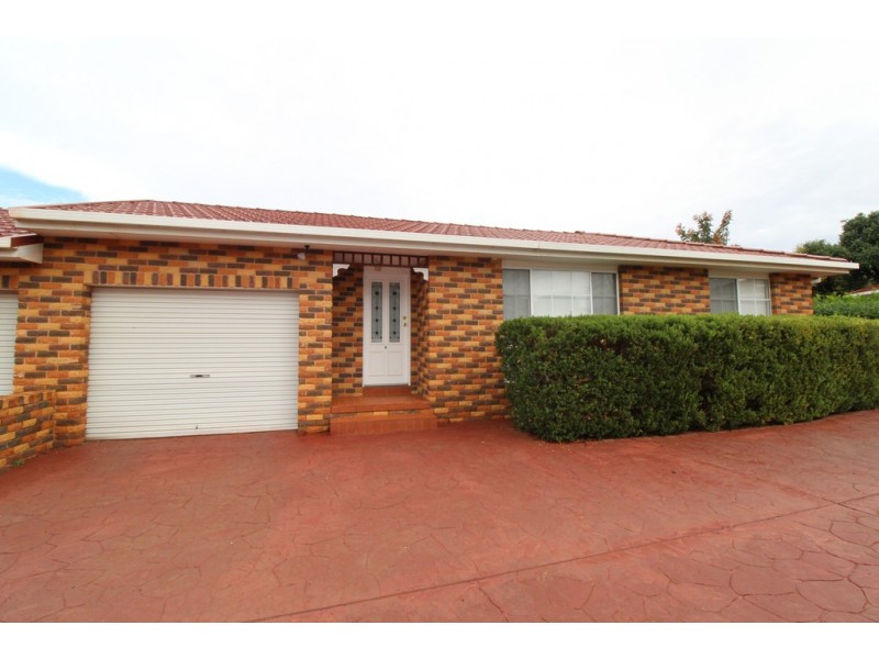 4/7 Meakin Street, Griffith NSW 2680