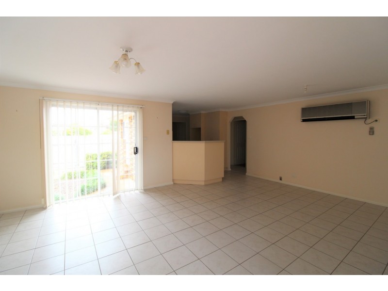 4/7 Meakin Street, Griffith NSW 2680