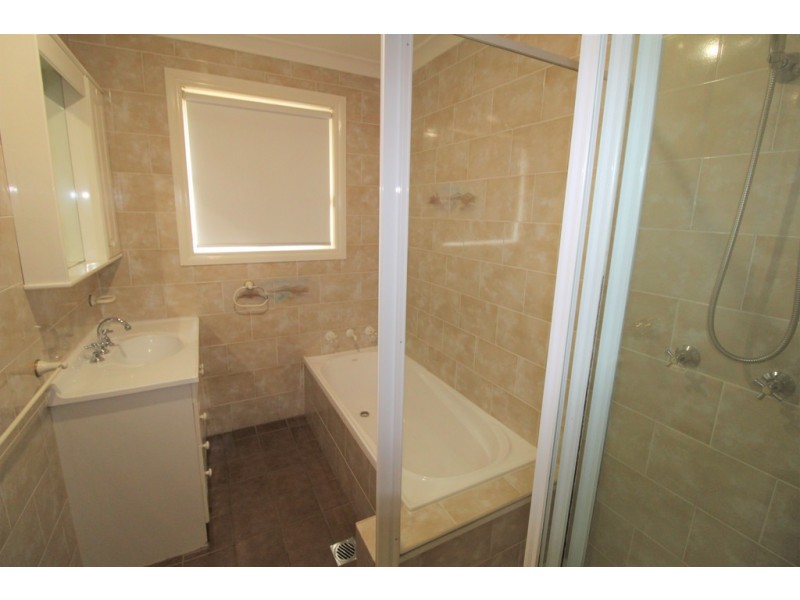 4/7 Meakin Street, Griffith NSW 2680