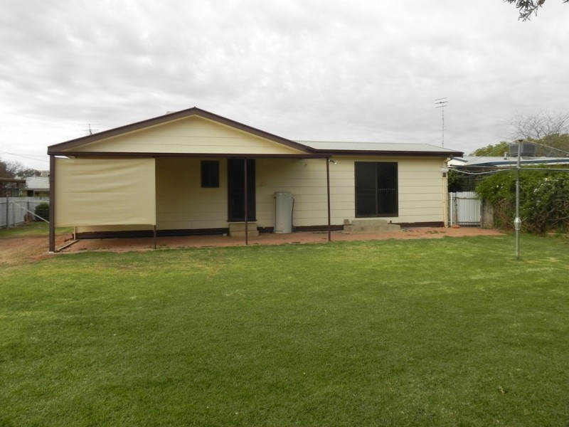 47 Gratton, Hillston NSW 2675
