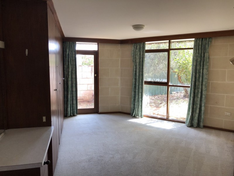 9 Foster Place, Griffith NSW 2680