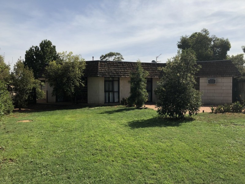 9 Foster Place, Griffith NSW 2680