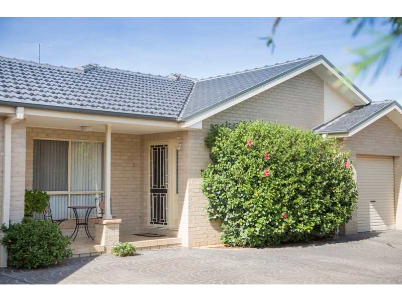 2/13 Powys Place, Griffith NSW 2680
