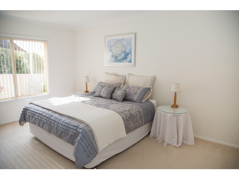 2/13 Powys Place, Griffith NSW 2680