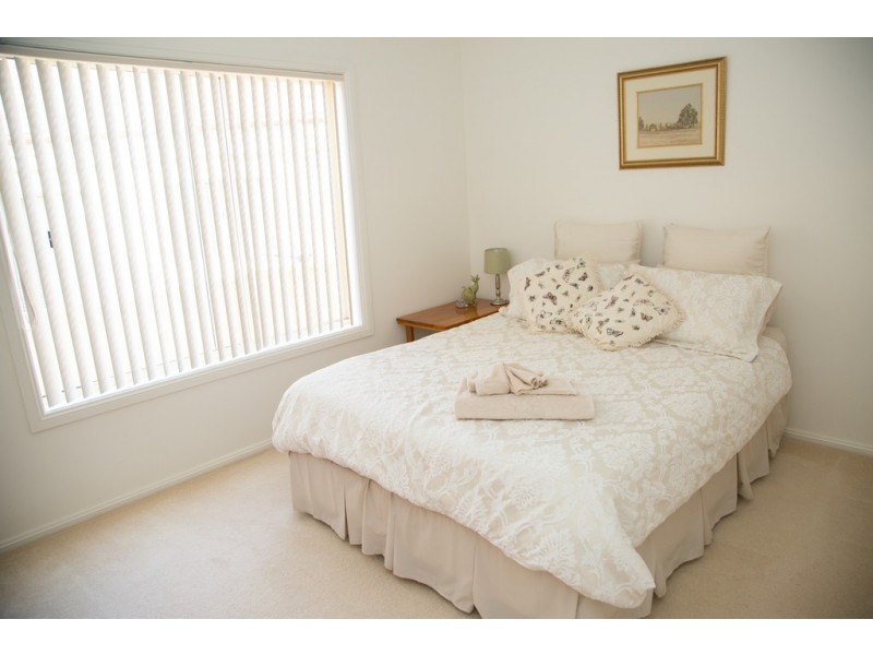 2/13 Powys Place, Griffith NSW 2680