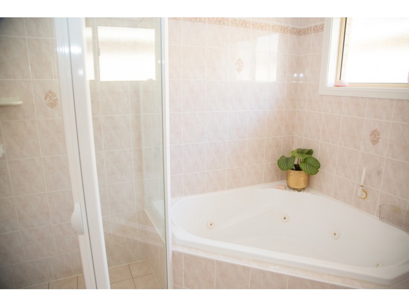 2/13 Powys Place, Griffith NSW 2680