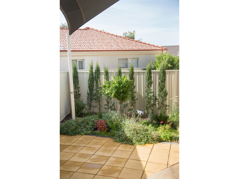 2/13 Powys Place, Griffith NSW 2680