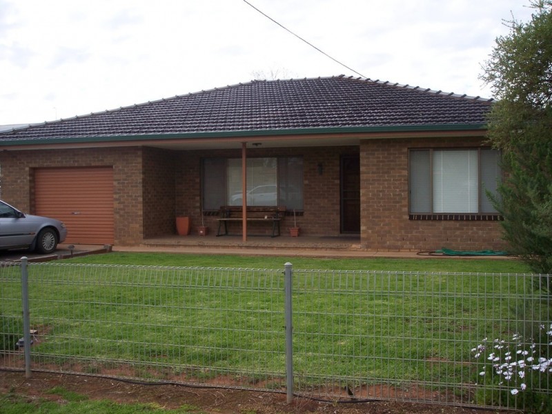 99 ERSKINE ROAD, Griffith NSW 2680