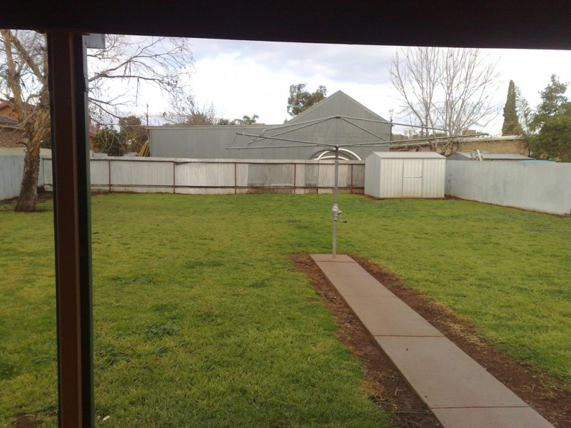 99 ERSKINE ROAD, Griffith NSW 2680
