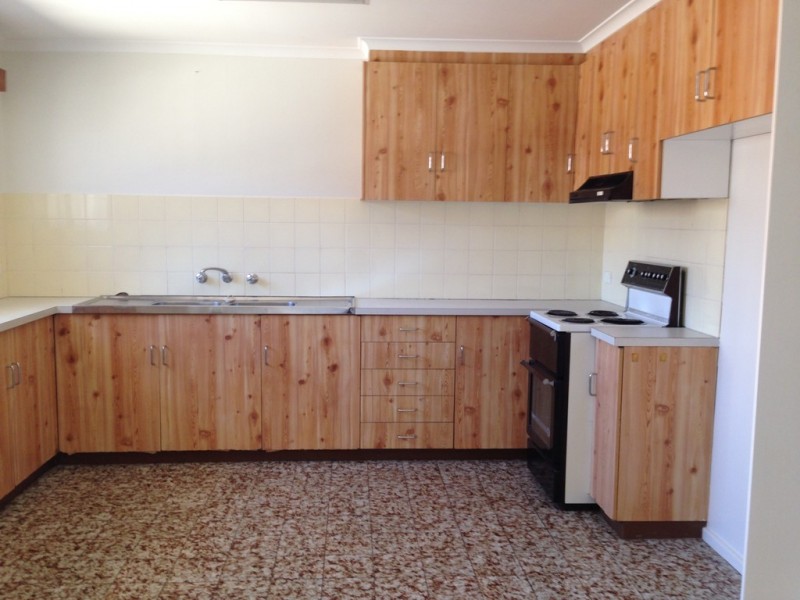2/20 OLYMPIC STREET, Griffith NSW 2680
