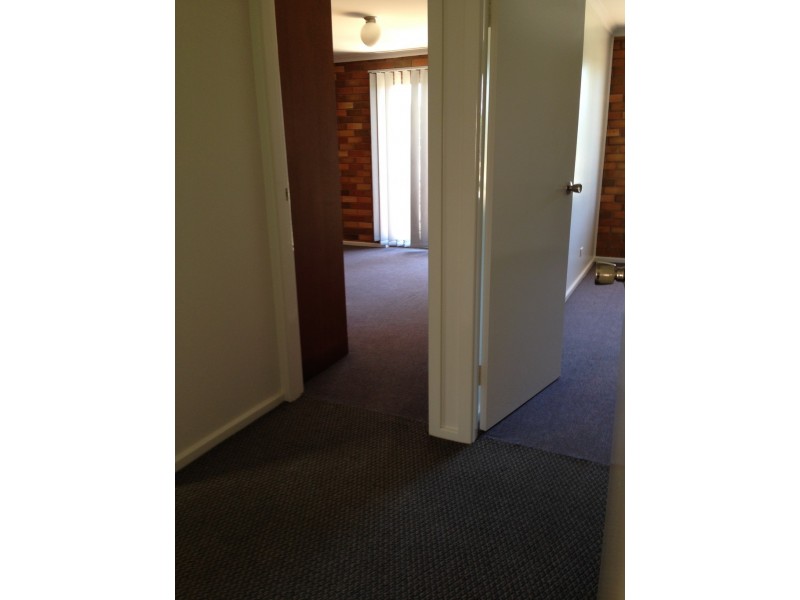 2/20 OLYMPIC STREET, Griffith NSW 2680