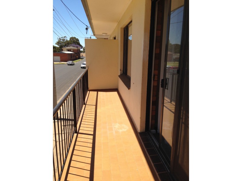 2/20 OLYMPIC STREET, Griffith NSW 2680