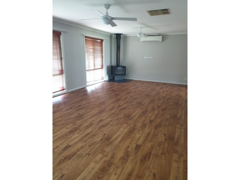 9 Burns Street, Hillston NSW 2675