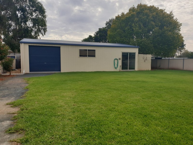 9 Burns Street, Hillston NSW 2675